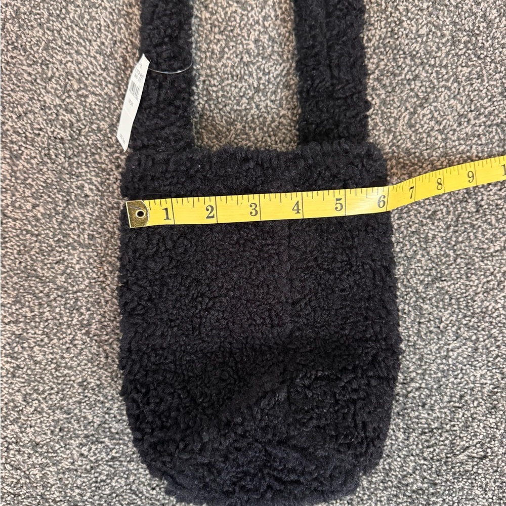 Aerie NWTS Black Fuzzy Soft Sherpa Shoulder Tote Bag Faux Shearling  Lightweight - Picture 8 of 9